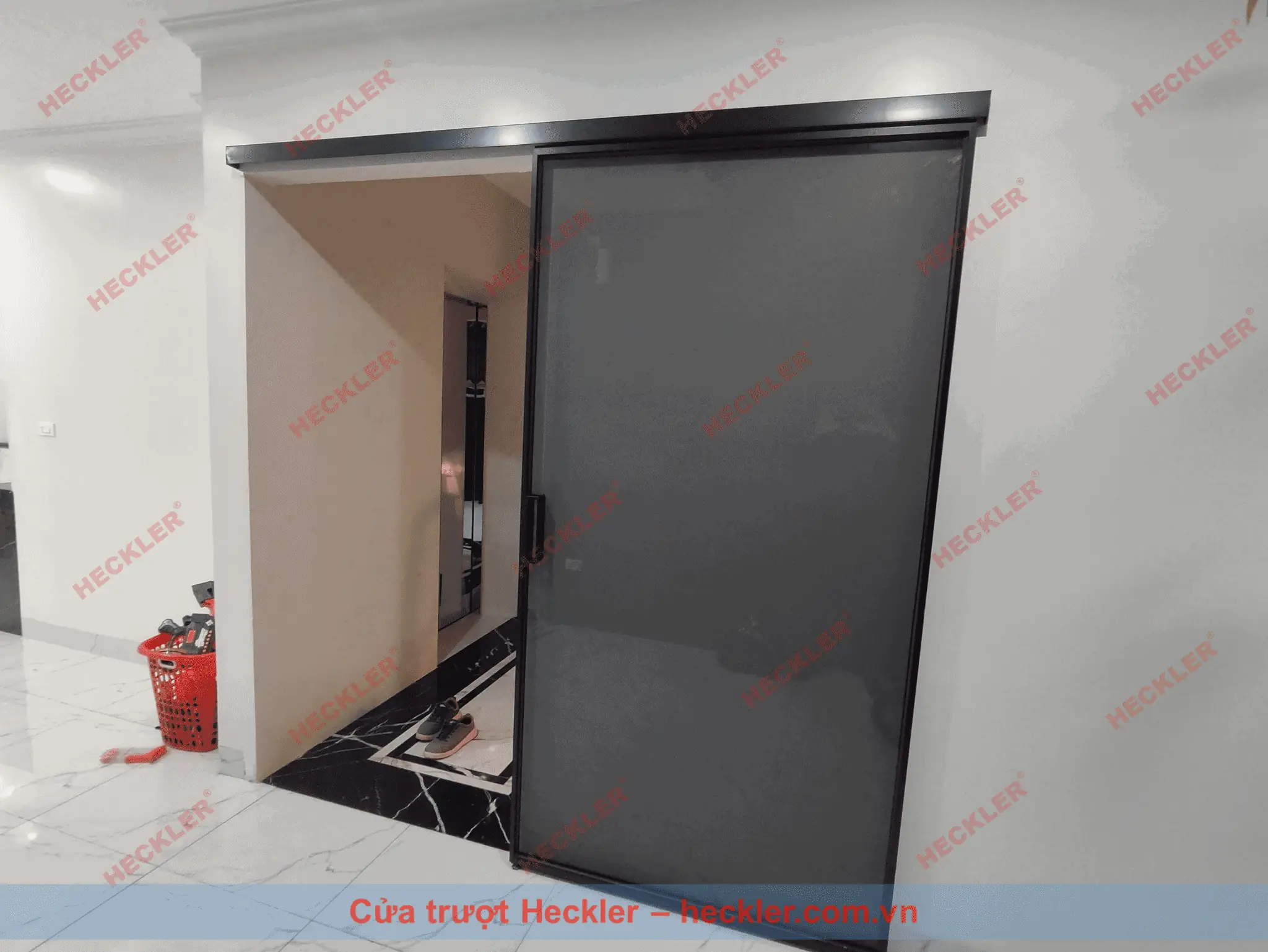 Cửa trượt Heckler Slim - Cửa lùa slim không ray dưới cao cấp 17 Cửa trượt Heckler Slim - Cửa lùa slim không ray dưới cao cấp - Ảnh 16