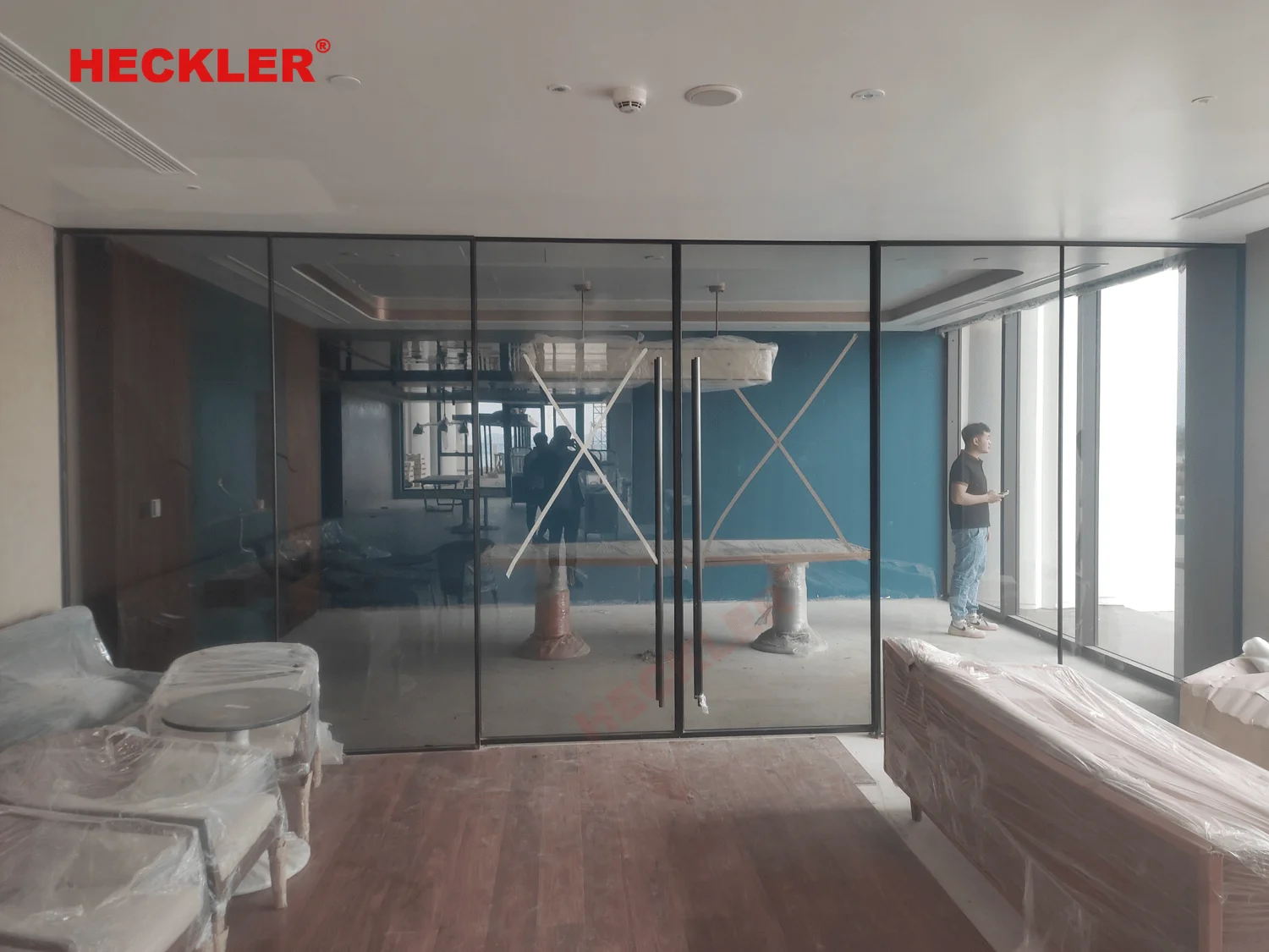 cua lua slim 4 canh Heckler 1