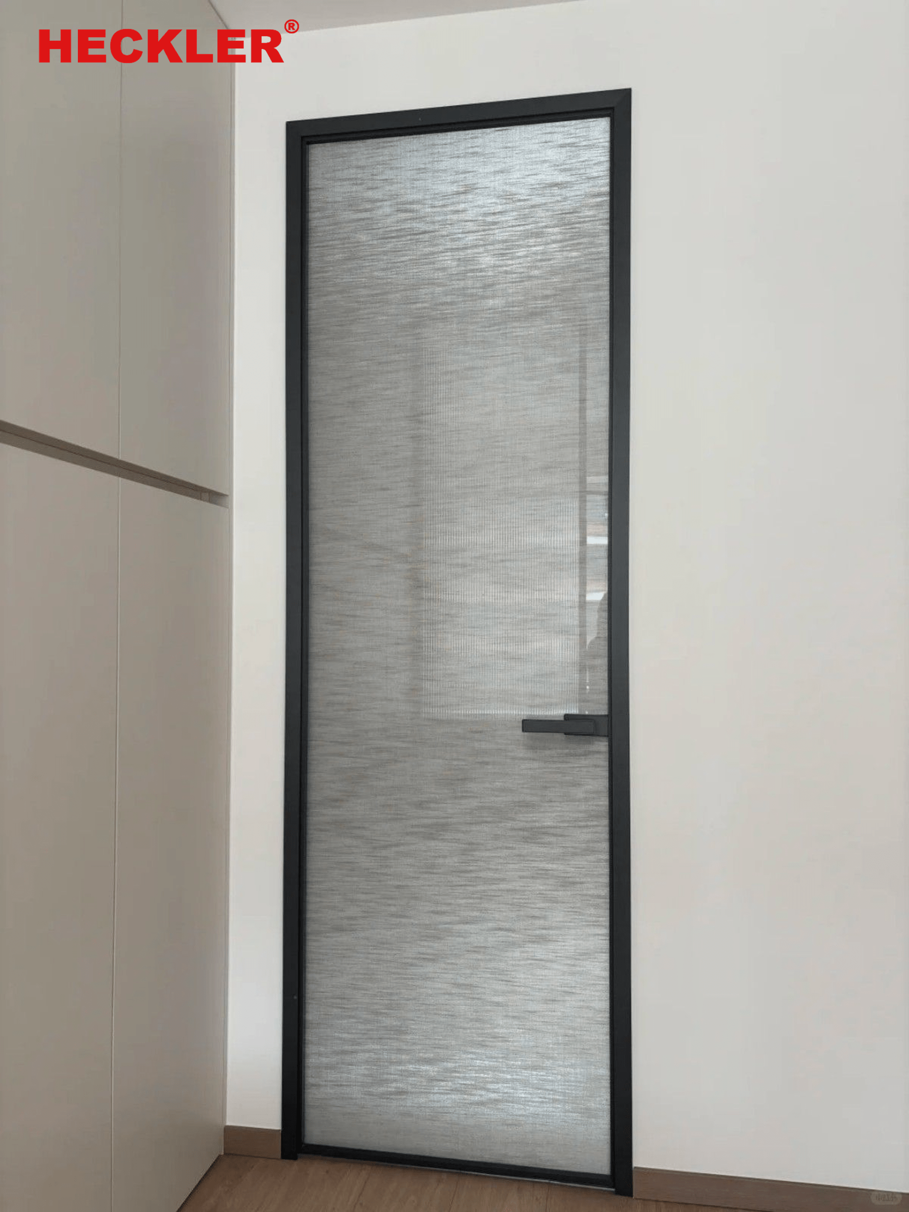 cua slim mo quay 1 canh 6