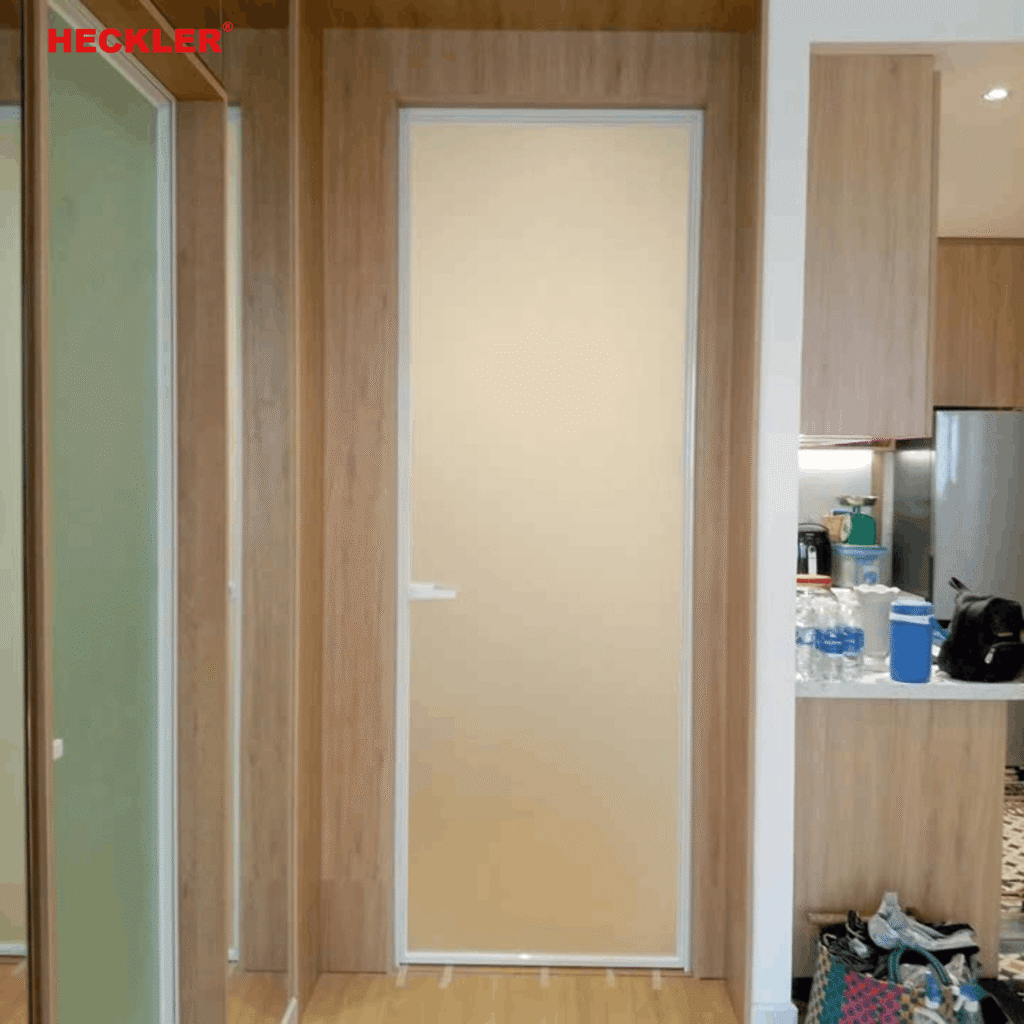 Cửa mở quay slim màu trắng | Heckler